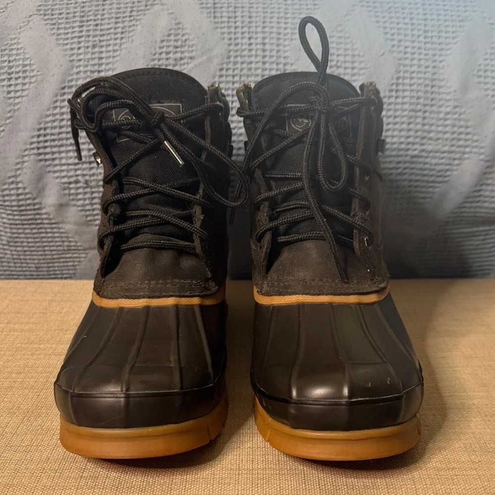 Donner Mountain Men's Waterproof Black and Tan Boots Size 11M